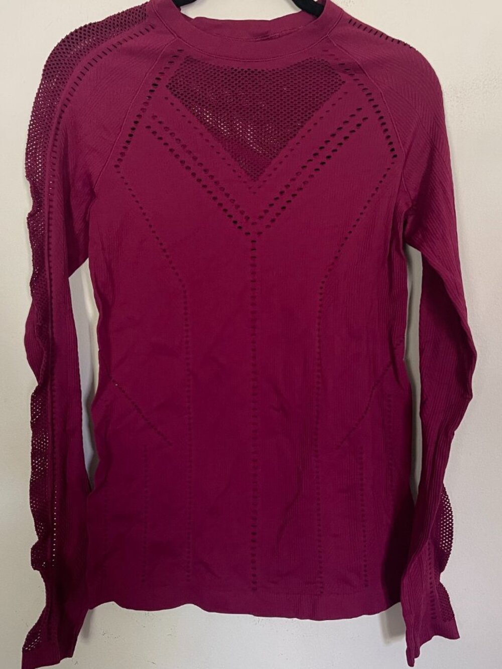 Athleta Medium Oxygen Long Sleeve Seamless Ribbed Mesh Activewear Top T10